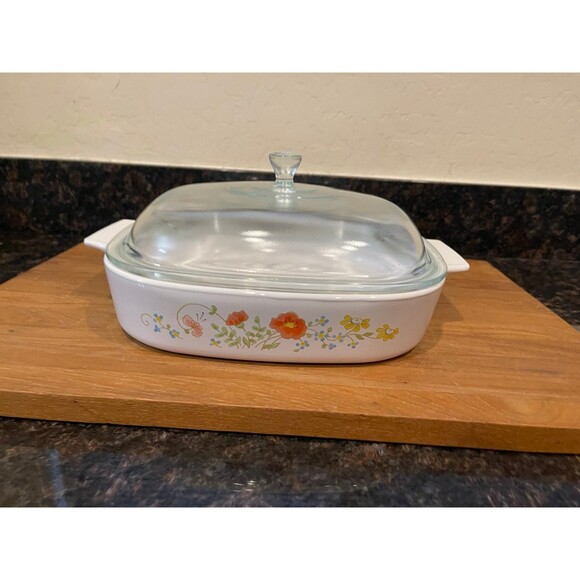 Corningware Other - Corning Ware wildflower A-10-B 10"x10"x2" with lid